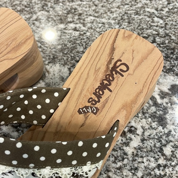 Sketchers sandals size 8 - Picture 2 of 3